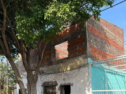 CASA EN VENTA - GENERAL LOPEZ 241 - VILLA GOBERNADOR GALVEZ 