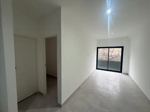 Departamento en Alquiler en Gerli, $ 650.000