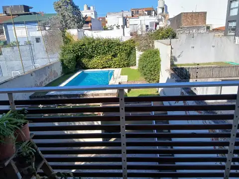 Excelente departamento monoambiente con cochera y piscina