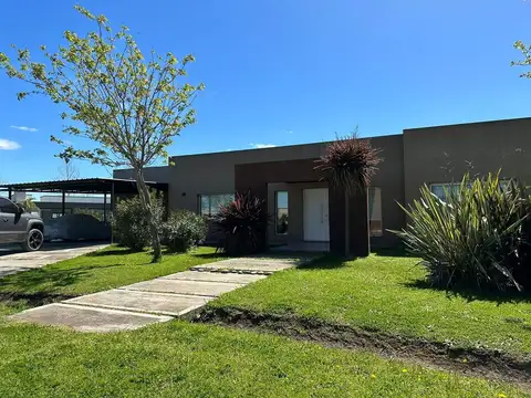 Casa Minimalista con Piscina - Fincas San Vicente