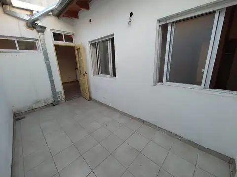 Depto Tipo Casa en Alquiler 51 años