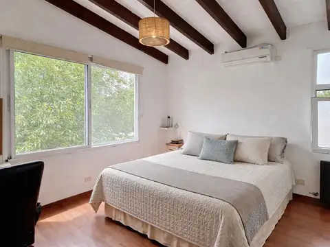 OPORTUNIDAD | Casa en venta en San Isidro con jardín y pileta – Nuevo valor