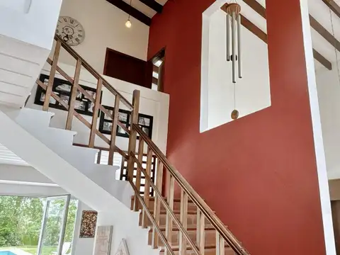 Casa 5 ambientes con 3 baños