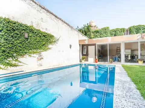 Casa 5 ambientes con 4 baños