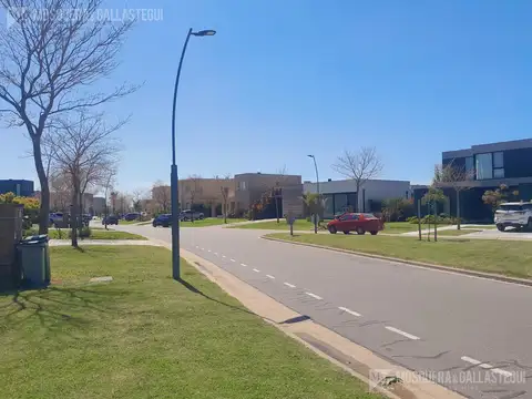 Puertos del Lago.  Barrio Ceibos al 100