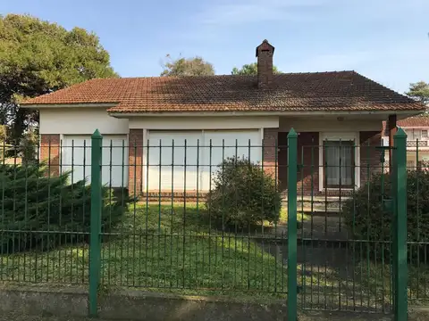 Excelente Chalet barrio San Rafael - sobre lote 600 m2