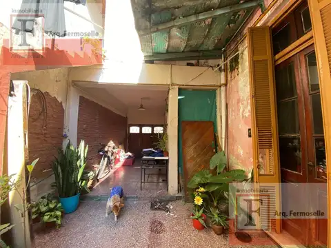 Coronel Salvadores al 1400. Casa en terreno propio. Barracas.