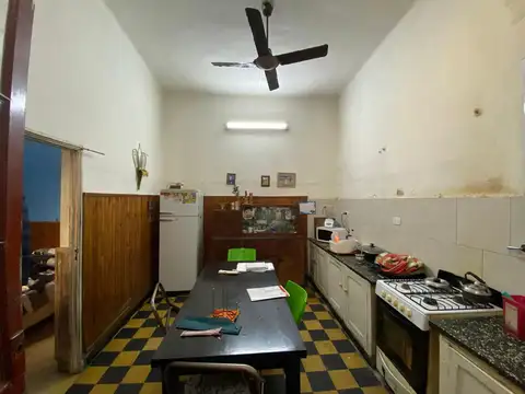 Coronel Salvadores al 1400. Casa en terreno propio. Barracas.
