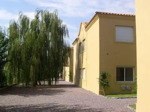 Almirante Brown Pilar- Altos de Morra al 600 100