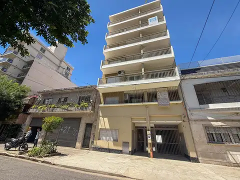 Venta departamento 1 dormitorio con balcón barrio República de la Sexta