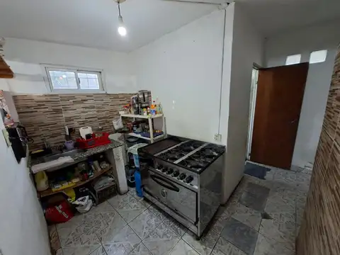 VENTA CASA 1 DORM MAS DEPTO 2 DORM VILLA ADELA