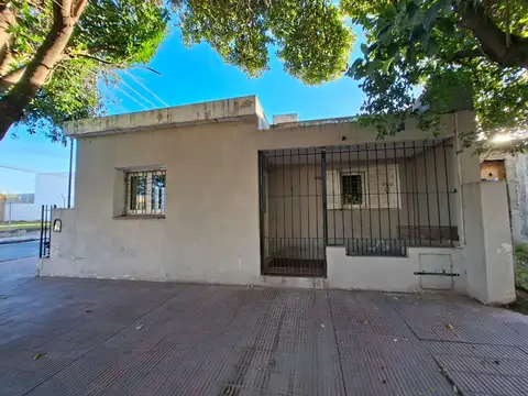 Casa en Venta en Villa Adela, USD 46.000