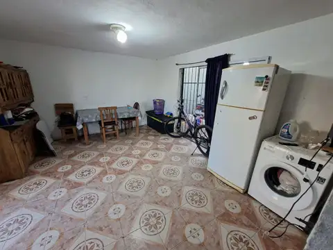 Casa 7 ambientes con 2 baños