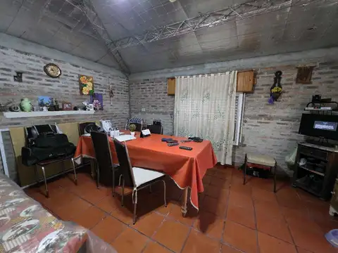 Vendo Casa con amplio terreno en Herrera, Entre Ríos.