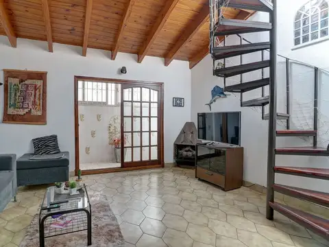 Depto Tipo Casa en Venta de 4 dormitorios