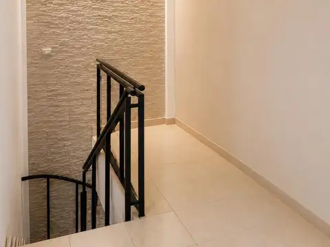 Casa en venta  interna unica de pasillo 3 dormitorios