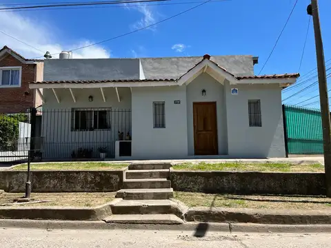 Excelente Casa en PH sobre calle Lauria