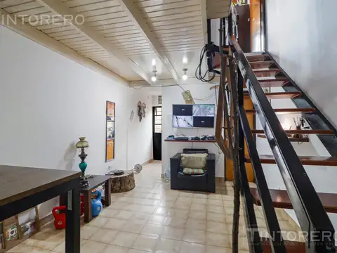 VENTA DE DÚPLEX CON PATIO EN VILLA LUZURIAGA