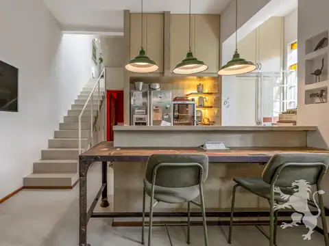 EXCELENTE CASA RECICLADA - 4 AMBIENTES - PATIO - TERRAZA - BELGRANO R
