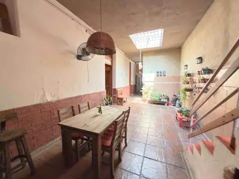 Venta casa 5 Amb. c/terraza y parrilla Gral. Mitre