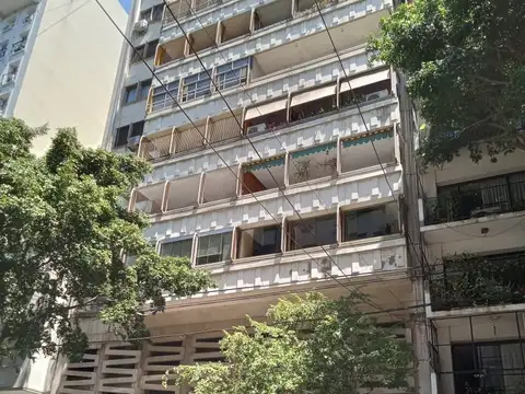 Espectacular 2 ambientes en Recoleta, con cochera y Baulera.