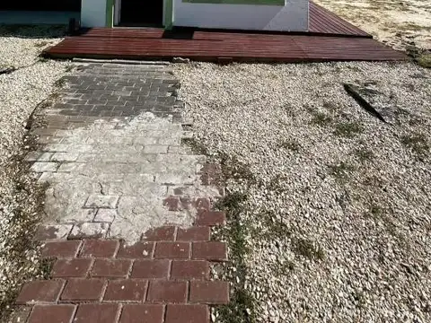 Casa en venta - 3 Dormitorios 2 Baños - 510Mts2 - Villa Gesell