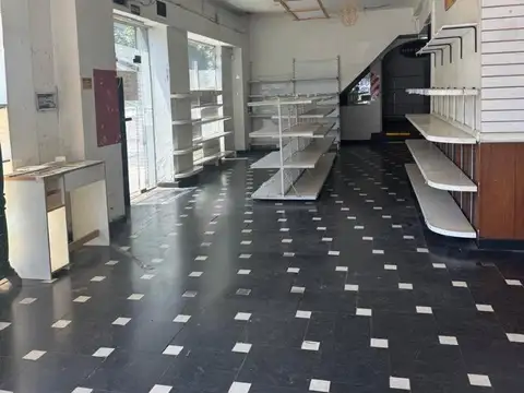 Local en Alquiler en Flores, $ 6.000.000