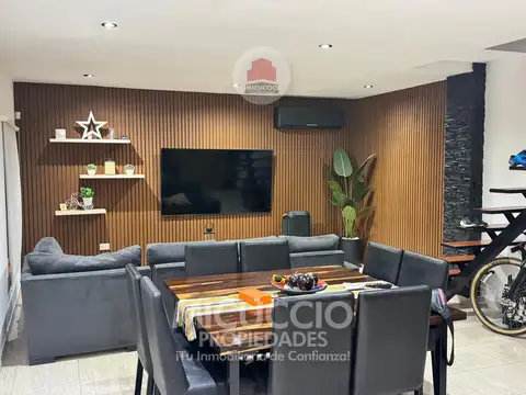 Casa 5 ambientes con 3 baños