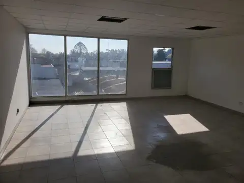 Oficina en Venta con 2 cocheras