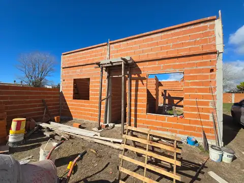 Casa 3 ambientes con 1 baño