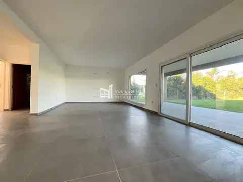 Casa en Venta en Haras Santa María, USD 399.000