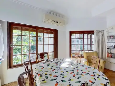 Casa 5 ambientes con 2 baños