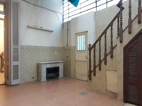 Depto Tipo Casa en Venta 64 años