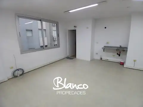Oficina en Alquiler en Pilar Centro, $ 850.000