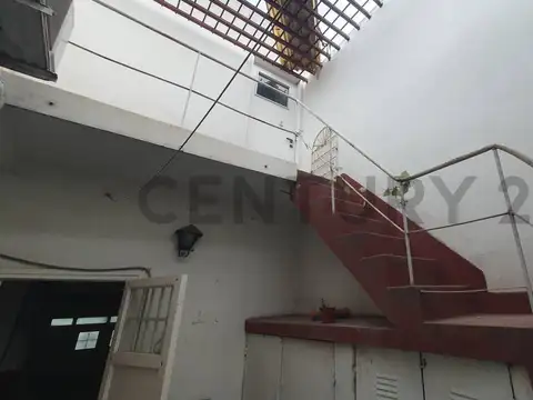 Avenida Alvarez de Arenales 900, Piso 0