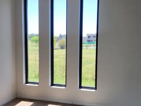 Casa a ESTRENAR -PILAR DEL ESTE.