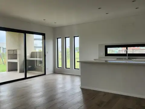 Casa en Venta al Este