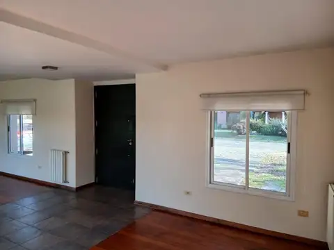 Casa en Alquiler en Country Club Banco Provincia, USD 1.500