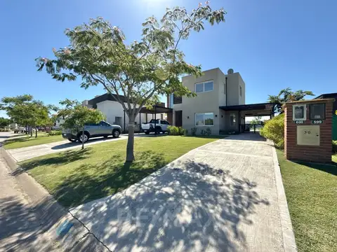 CASA 2 PLANTAS BARRIO SAN RAMON PILETA GALERIA  