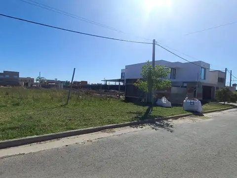 Terreno en Don Carlos - 15 x 28 - REVENTA - La Plata