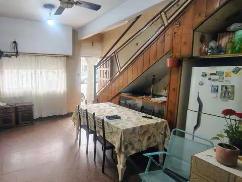 Depto Tipo Casa en Venta de 5 dormitorios