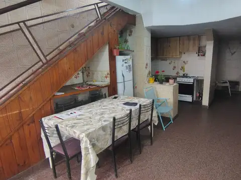 Depto Tipo Casa en Venta de 6 ambientes