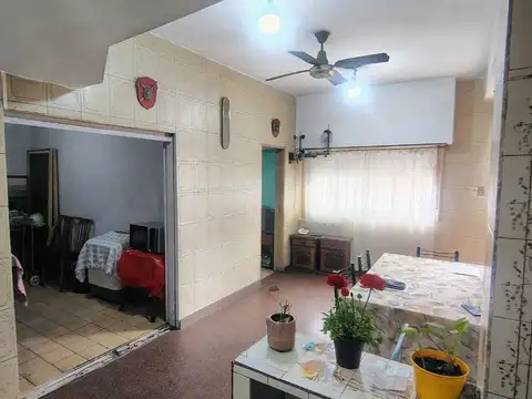 Depto Tipo Casa 6 ambientes con 2 baños