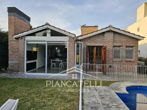 Casa en Venta con 4 cocheras