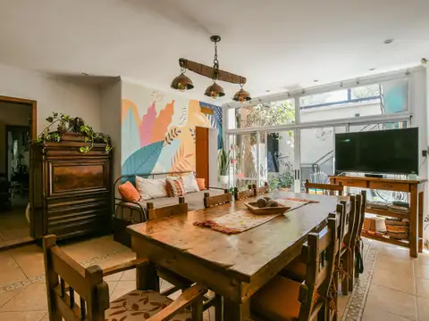 CASA EN VENTA 3 DORMITORIOS CON PATIO Y TERRAZA