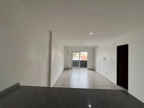 DPTO EN VENTA MONOAMBIENTE CON BALCON LANUS OESTE