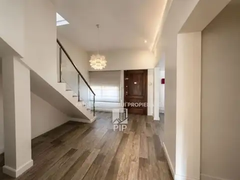 Casa en Venta en El Palomar, USD 220.000