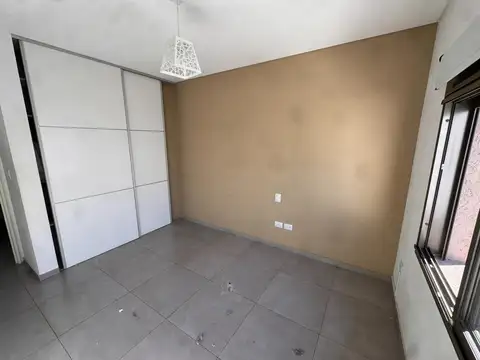 Depto Tipo Casa en Alquiler de 3 dormitorios