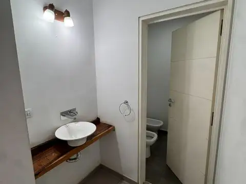 Depto Tipo Casa en Alquiler con 2 cocheras