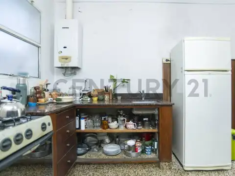 47 entre 11 y 12 800, Piso 1